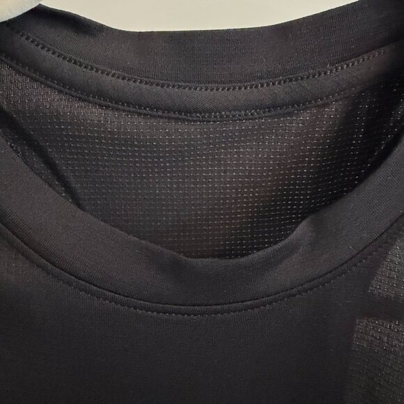 Lululemon Ultralight Hip-Length Tank Top - Black - Picture 4 of 5